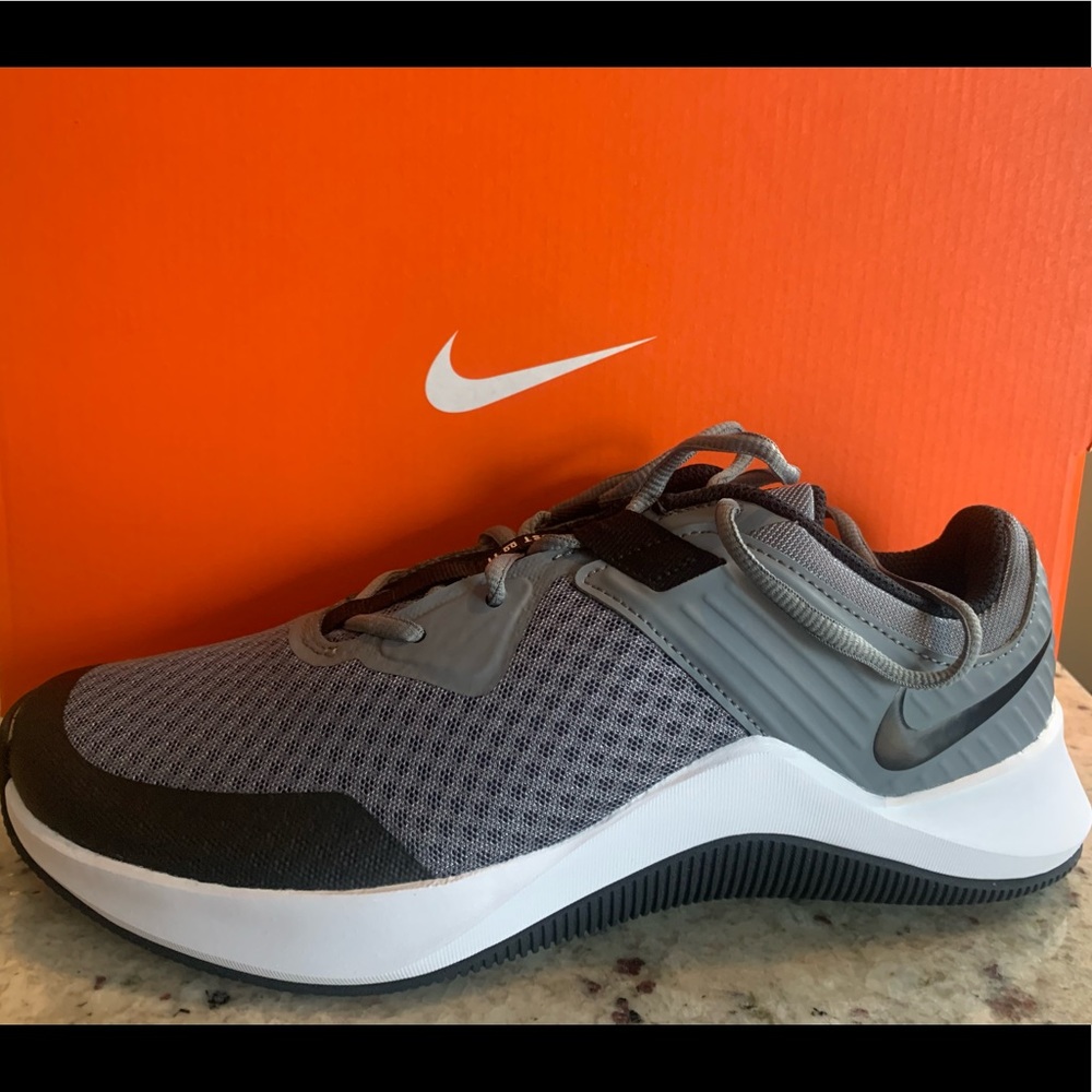 NWT Men’s Nike MC Trainer.